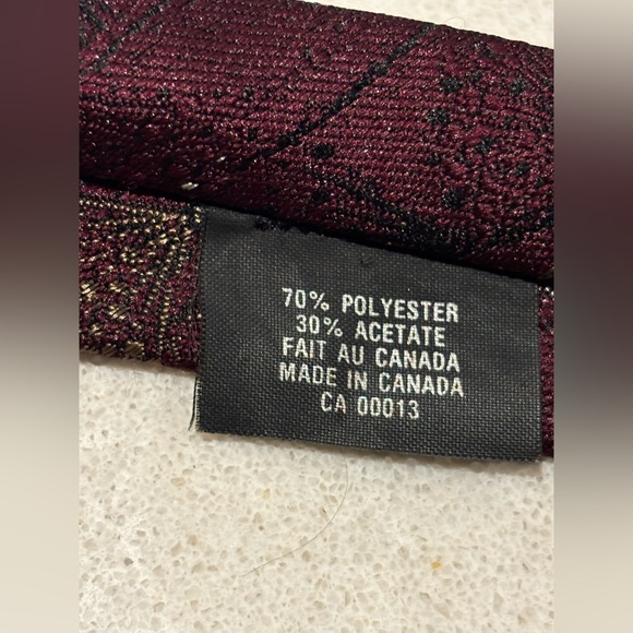 Leo Chevalier Vintage Burgundy Tie Made in Canada - Picture 3 of 7